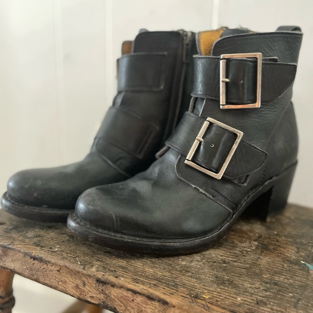 Black Leather Buckle Ankle Frye Sabrina Boots with heel